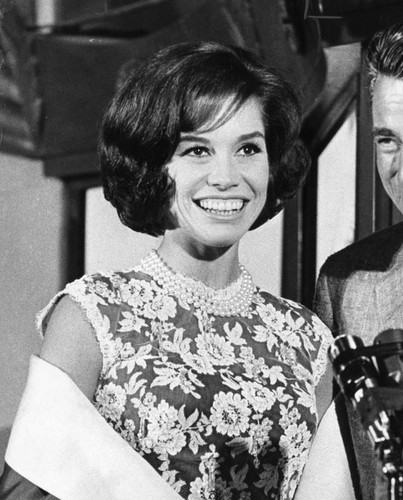 Mary Tyler Moore at premiere