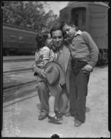 Deportees Carlos Tamborrell with his children Mary Louise and Carlos Jr., Los Angeles, 1935