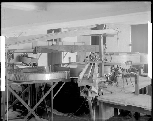 The 100-inch telescope mirror on grinding machine