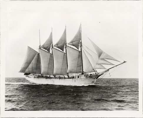 [Wooden, 4-masted schooner "Frank Barnet"]