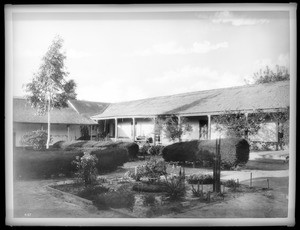 Patio or inner court at Camulos Ranch, from the north, 1901