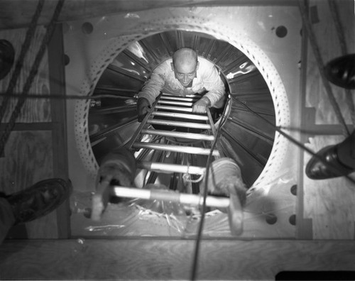 PictionID:43058075 - Catalog:14_003985 - Title:Atlas 109D-Mercury Details: View of scaffolding inside of MA-6 Booster