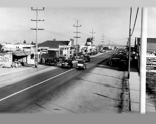 E. Alisal Street, in an area to the East of Salinas, now part of Salinas, California, 1930s, Digital Photo ©Salinas Public Library