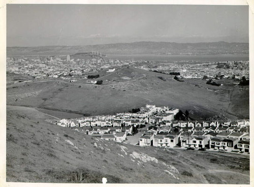 [Hill in Diamond Heights before redevelopment project]