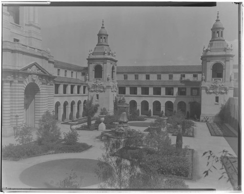 City Hall courtyard, 100 North Garfield, Pasadena. 1930