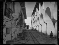 El Paseo "Street in Spain" alley between the Casa de la Guerra and 23 E. De La Guerra St., Santa Barbara, [1930s?]
