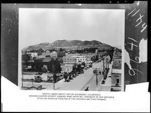 Birdseye view looking west on Eighth Street in Riverside, with Mt. Rubidoux in the distance, ca.1907
