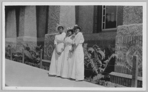 Hazel Kuhlman and classmates, San Jose State Normal School, ca. 1914