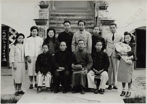 Pastors families Tsyuwuisin. Oisun, Oiphin, Suktsinu, Thentschun, Thenfo, Then s.s Kuyunthsu, Oiyin with son, Thenphin, Eltern Tsyu and Thenphui