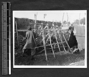 Building temporary shelter for refugee, Jinan, Shandong, China, 1927-1928