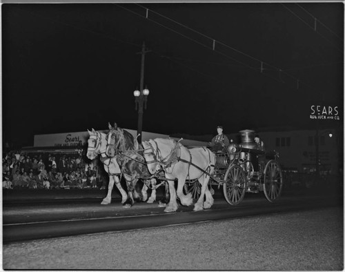 Centennial Parade : horse drawn Steam Pumper