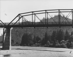 Russian River, the highway bridge and Johnson's Beach, looking east, Monte Rio, California, Sept. 3, 1917