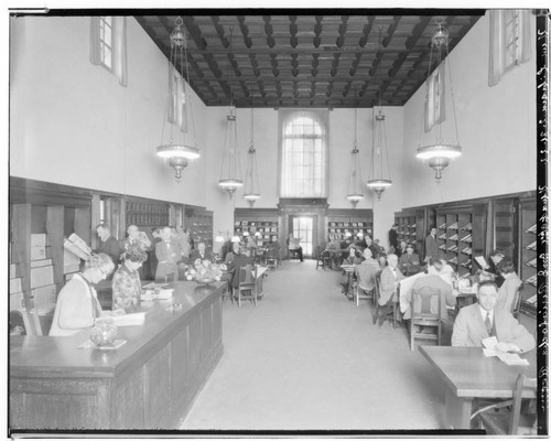 Newspaper and periodical room in the Pasadena Public Library, 285 East Walnut, Pasadena. 1927