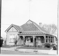 Queen Anne cottage at 316 Keller Street