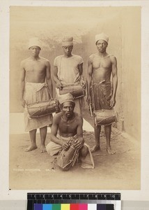 Group portrait of Taisaka spearsmen, ca. 1880
