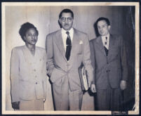 Accused murderer Katie Dunn with her lawyer Walter L. Gordon, Jr., and Judge Samuel Gates, Los Angeles, June 1940