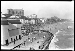 Birdseye view of the ocean front in Long Beach, ca.1924