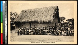 Group at Catholic mission, Bailundo, Angola, ca.1920-1940