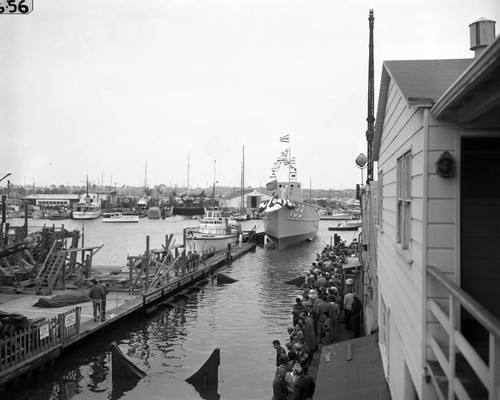 Auxiliary Motor Minesweeper (AMS) 139 just after launching, Newport Beach South Coast Company, November 22, 1952
