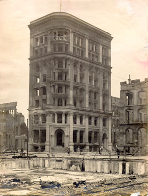 [Burned out shell of the Mutual Life Building at Sansome and California streets]