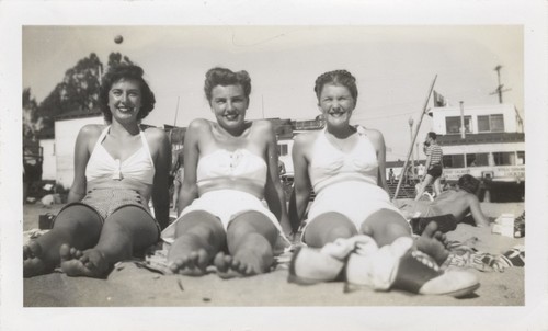 Joyce Melrose, Carol Stanley, Betty Frapwell at Cowell Beach