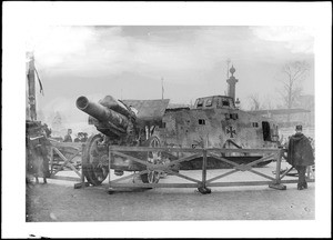 Captured German tank and howitzer in the Place de la Concorde in Paris, ca.1918