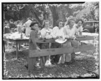 Barbara Towne, Parmella Kent, Wilma McNear, Frances Park and Fay Straussbenger at picnic