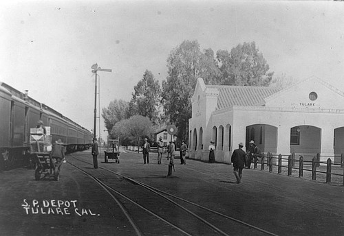 Southern Pacific Railroad Depot, Tulare, Calif., ca 1900
