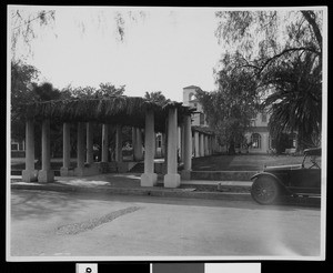 Exterior view of the Vista del Arroyo Hotel in Pasadena, May 1925
