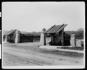 Gateway on the north side of Hollywood Boulevard near Garfield Place and North St. Andrews Street, ca.1903