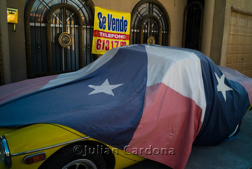 Car drapped in flag, Juárez, 2008
