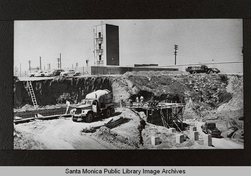 Construction of the City Incinerator at the Santa Monica City Yards