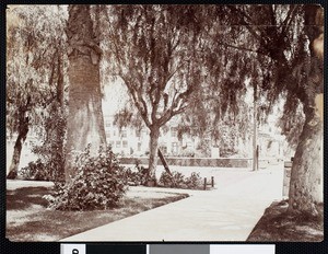 Exterior view of Maryland Hotel in Pasadena, ca. 1908