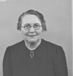 Missionary Ellen Jensine Lindenmayer, India. Language studies in Madras and Tiruvannamalai 1925