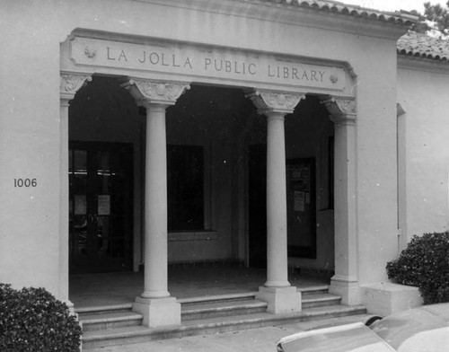 San Diego Public Library - Branch Library: La Jolla Branch