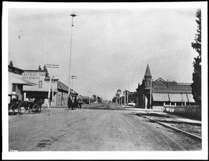 Washington Boulevard looking east from Main Street, June, 1896