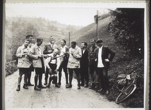 Brüder auf einer Velotour (ca. 1929)