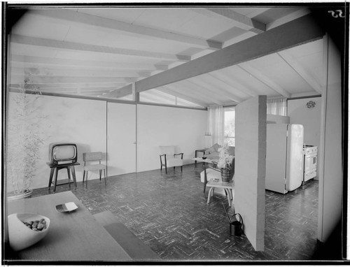 [Rancho Rinconada model houses: Frankl model]. Living room