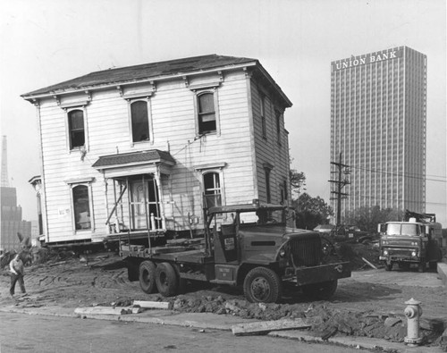 Moving house from Bunker Hill