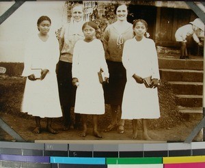 Karen Schaanning and Magna Bogevoll together with three Malagasy confirmants, Antsirabe, Madagascar, ca.1930