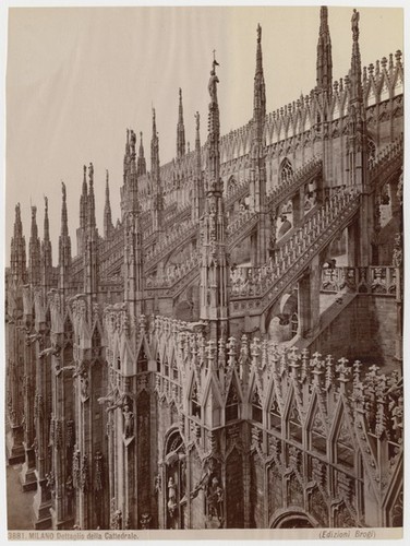 3881. Milano Dettaglio della Cattedrale. (Milan Cathedral, detail of buttresses)