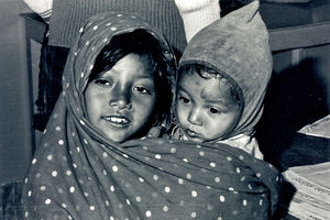 Børn i Nepal - hvor der er koldt om vinteren