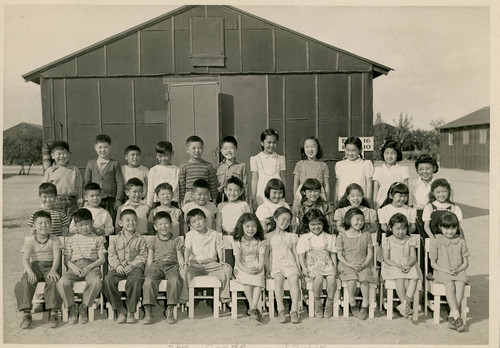 Seiko Ishida's 3rd grade class, 1944-1945