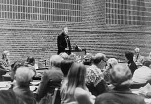 Representatives 1980: Knud Sorensen on Rostrum