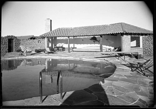 Leeds, William, residence [Rancho Moana]. Swimming pool