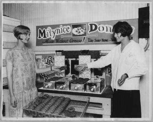Mitynice Donut Demonstration [ca. 1935]