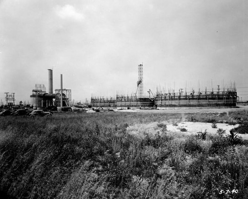 Associated Oil Co., new oil storage buildings