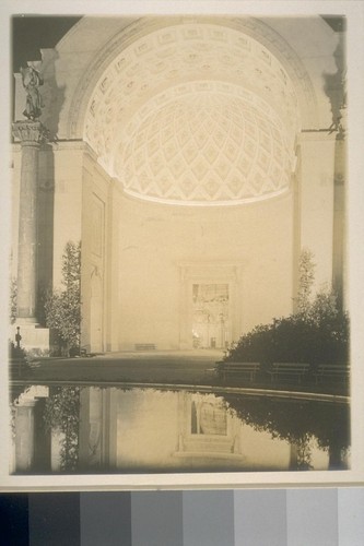["Niche of Ceres," half dome, Court of Four Seasons (Henry Bacon, architect), illuminated. "Sunshine" (Albert Jaegers, sculptor), atop column at left.]