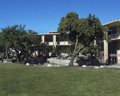 Avery Hall, Pitzer College