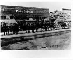 Team of six horses pulling loaded wool wagon on West Street, Cloverdale, Calif., 1913